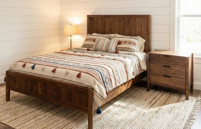 Aberdeen Bed in Walnut