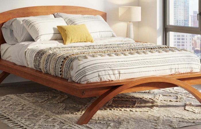 Arrington Bed in Cherry